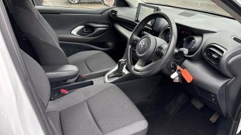 Toyota Yaris 1.5 VVT-h Design E-CVT Euro 6 (s/s) 5dr