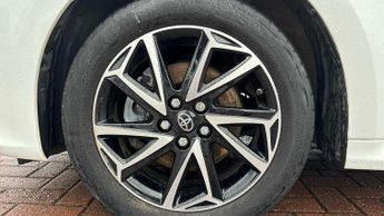 Toyota Yaris 1.5 VVT-h Design E-CVT Euro 6 (s/s) 5dr