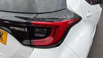 Toyota Yaris 1.5 VVT-h Design E-CVT Euro 6 (s/s) 5dr