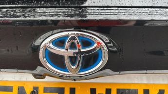 Toyota Yaris 1.5 VVT-h Design E-CVT Euro 6 (s/s) 5dr