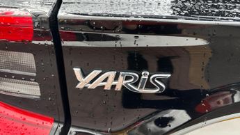 Toyota Yaris 1.5 VVT-h Design E-CVT Euro 6 (s/s) 5dr