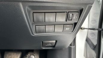 Toyota Yaris 1.5 VVT-h Design E-CVT Euro 6 (s/s) 5dr