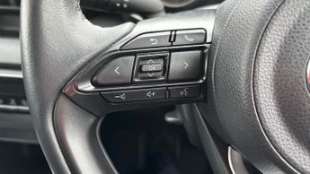 Toyota Yaris 1.5 VVT-h Design E-CVT Euro 6 (s/s) 5dr