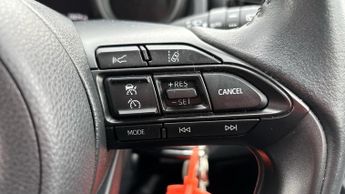 Toyota Yaris 1.5 VVT-h Design E-CVT Euro 6 (s/s) 5dr