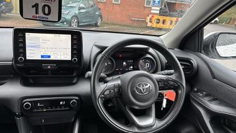 Toyota Yaris 1.5 VVT-h Design E-CVT Euro 6 (s/s) 5dr