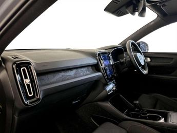 Volvo XC40 Recharge 69kWh Core SUV 5dr Electric Auto (231 ps)