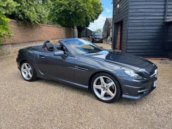 Mercedes SLK 1.8 SLK200 BlueEfficiency AMG Sport Convertible 2dr Petrol G-Tro