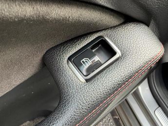 Mercedes-Benz GLA 1.6 GLA180 AMG Line Edition 7G-DCT Euro 6 (s/s) 5dr