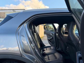 Mercedes-Benz GLA 2.1 GLA220d AMG Line (Premium) 7G-DCT 4MATIC Euro 6 (s/s) 5dr