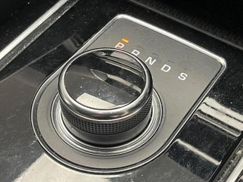 Jaguar F-PACE 2.0 P250i R-Sport Auto AWD Euro 6 (s/s) 5dr