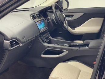 Jaguar F-PACE 2.0 P250i R-Sport Auto AWD Euro 6 (s/s) 5dr