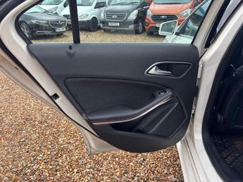 Mercedes-Benz A Class 2.1 A220d AMG Line (Executive) 7G-DCT Euro 6 (s/s) 5dr