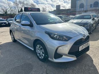 Toyota Yaris 1.5 VVT-h Design E-CVT Euro 6 (s/s) 5dr