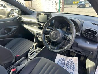 Toyota Yaris 1.5 VVT-h Design E-CVT Euro 6 (s/s) 5dr