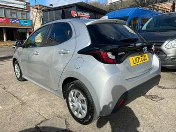 Toyota Yaris 1.5 VVT-h Design E-CVT Euro 6 (s/s) 5dr