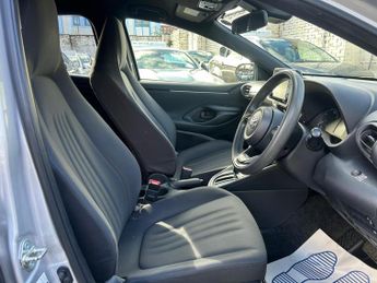 Toyota Yaris 1.5 VVT-h Design E-CVT Euro 6 (s/s) 5dr