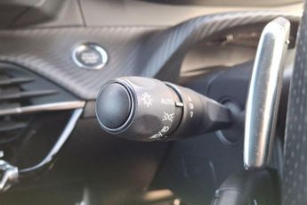 Peugeot 208 1.2 HYBRID GT Hatchback 5dr Petrol Hybrid e-DSC6 Euro 6 (s/s) (1