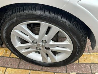 Toyota iQ 1.33 Dual VVT-i 3 Multidrive Euro 4 3dr