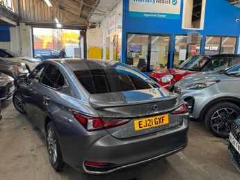 Lexus ES 2.5 300h F Sport Saloon 4dr Petrol Hybrid E-CVT Euro 6 (s/s) (21