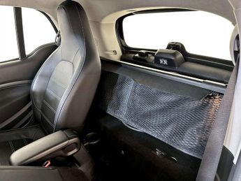 Smart fortwo 17.6kWh Exclusive Coupe 2dr Electric Auto (22kW Charger) (82 ps)