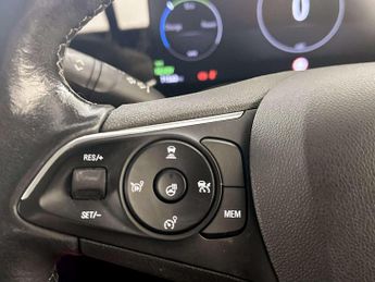 Vauxhall Mokka Electric 50kWh Elite Nav Premium SUV 5dr Electric Auto (136 ps)