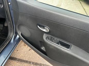 Renault Clio 1.6 VVT Expression Auto Euro 5 5dr