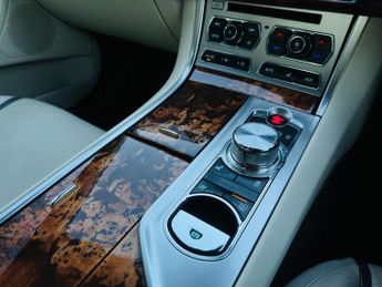 Jaguar XF 3.0d S V6 Portfolio Auto Euro 5 (s/s) 4dr