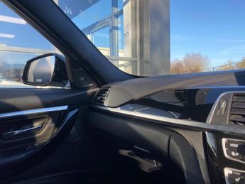 BMW 3 Series 2.0 330e 7.6kWh M Sport Shadow Edition Auto Euro 6 (s/s) 4dr