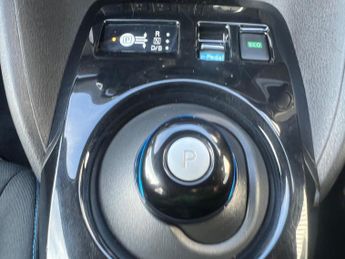 Nissan Leaf 39kWh N-Connecta Auto 5dr