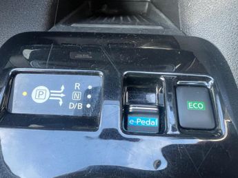 Nissan Leaf 39kWh N-Connecta Auto 5dr