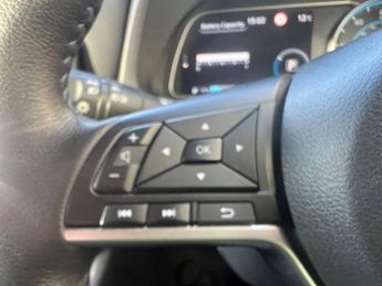Nissan Leaf 39kWh N-Connecta Auto 5dr