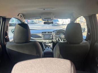 Nissan Leaf 39kWh N-Connecta Auto 5dr