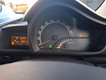 Toyota iQ 1.0 VVT-I MULTIDRIVE EURO 4