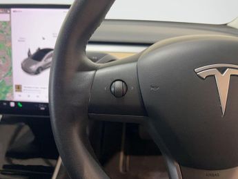 Tesla Model 3 Standard Range Plus Auto RWD 4dr
