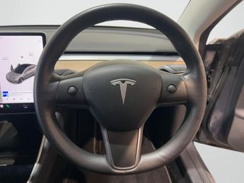 Tesla Model 3 Standard Range Plus Auto RWD 4dr