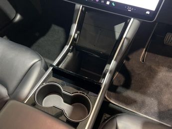 Tesla Model 3 Standard Range Plus Auto RWD 4dr