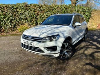 Volkswagen Touareg 3.0 TDI V6 BlueMotion Tech R-Line Tiptronic 4WD Euro 6 (s/s) 5dr