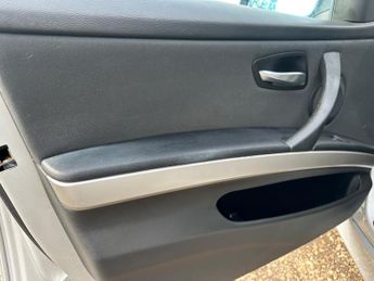 BMW 3 Series 2.0 320i SE Touring Auto Euro 4 5dr