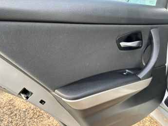 BMW 3 Series 2.0 320i SE Touring Auto Euro 4 5dr