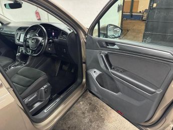 Volkswagen Tiguan 2.0 TSI BlueMotion Tech SEL DSG 4Motion Euro 6 (s/s) 5dr