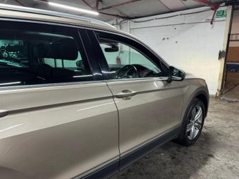 Volkswagen Tiguan 2.0 TSI BlueMotion Tech SEL DSG 4Motion Euro 6 (s/s) 5dr