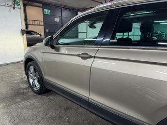Volkswagen Tiguan 2.0 TSI BlueMotion Tech SEL DSG 4Motion Euro 6 (s/s) 5dr
