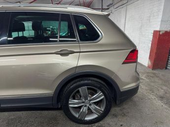 Volkswagen Tiguan 2.0 TSI BlueMotion Tech SEL DSG 4Motion Euro 6 (s/s) 5dr