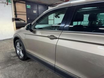 Volkswagen Tiguan 2.0 TSI BlueMotion Tech SEL DSG 4Motion Euro 6 (s/s) 5dr