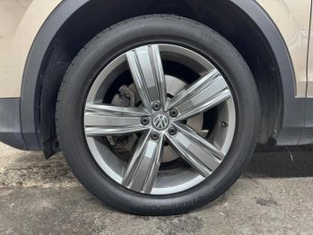 Volkswagen Tiguan 2.0 TSI BlueMotion Tech SEL DSG 4Motion Euro 6 (s/s) 5dr