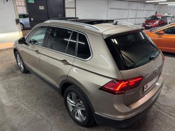 Volkswagen Tiguan 2.0 TSI BlueMotion Tech SEL DSG 4Motion Euro 6 (s/s) 5dr