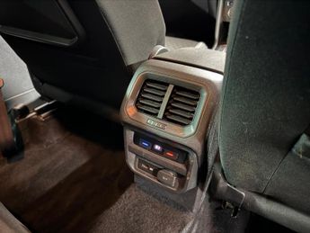 Volkswagen Tiguan 2.0 TDI SE Navigation DSG 4Motion Euro 6 (s/s) 5dr