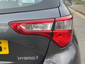 Toyota Yaris 1.5 VVT-h Icon Tech E-CVT Euro 6 (s/s) 5dr