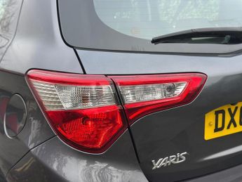 Toyota Yaris 1.5 VVT-h Icon Tech E-CVT Euro 6 (s/s) 5dr