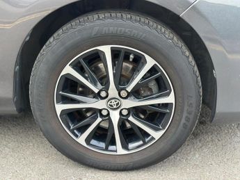 Toyota Yaris 1.5 VVT-h Icon Tech E-CVT Euro 6 (s/s) 5dr